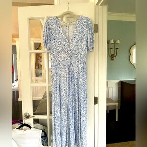 Faithful The Brand Bellavista Midi Dress in Martine Flower.  Size 2